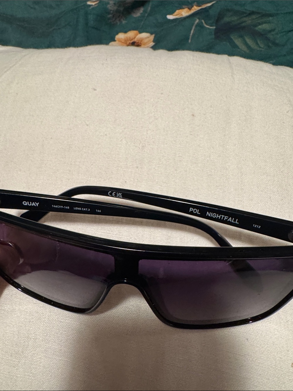 Quay Australia Nightfall Sunglasses in Black with Dark Gradient Lenses - Picture 3 of 4